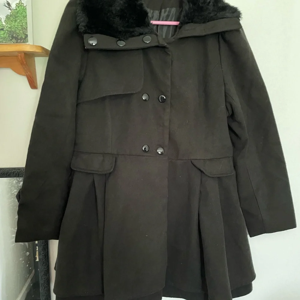 zeagoo Women's Black Pea Coat with Faux Fur Collar